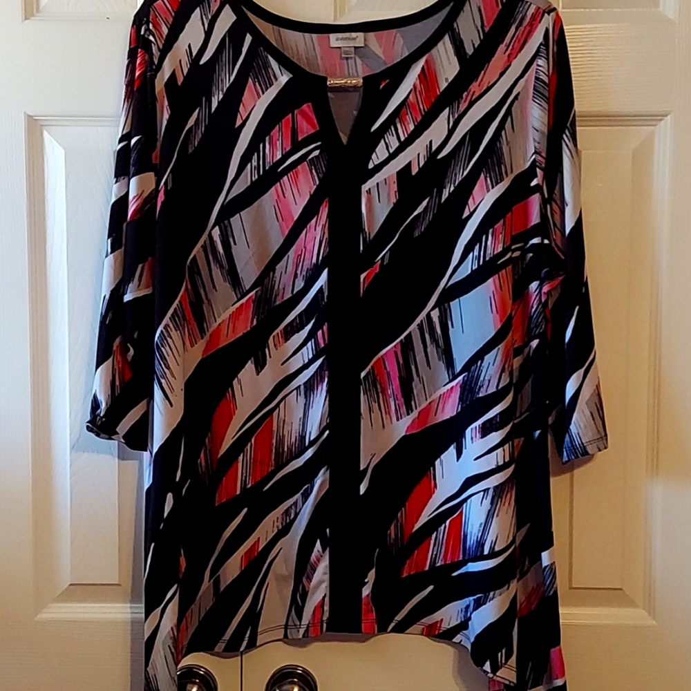 Long sleeve blouse. Avenue. Size 22/24